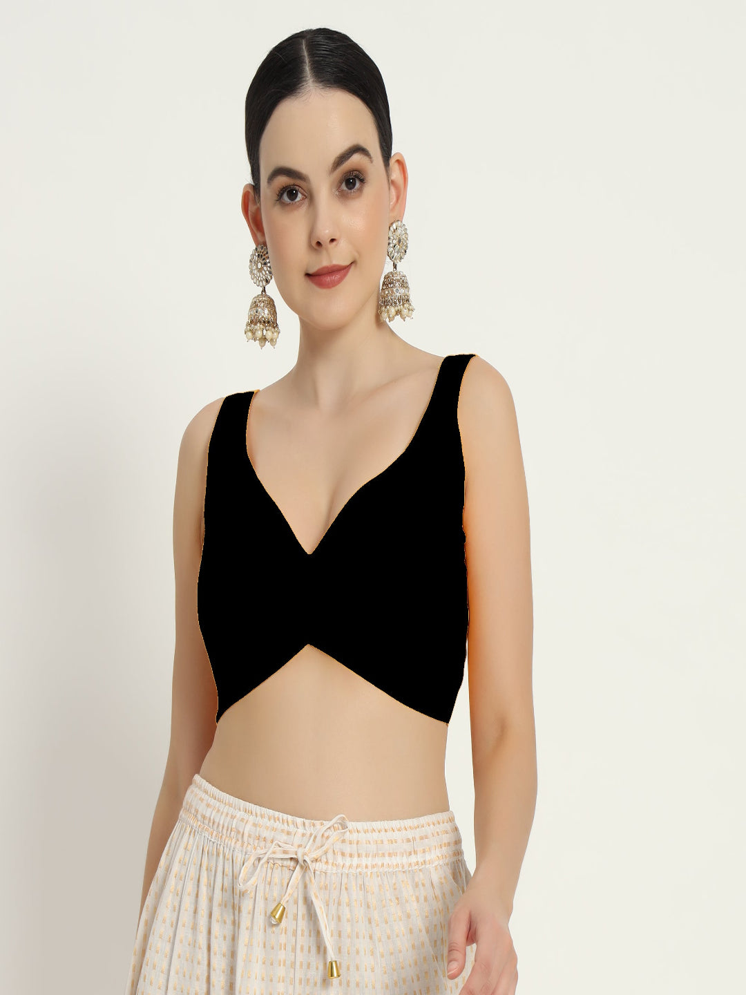 Black sweetheart neck cut sleevs Blouse with front corve design