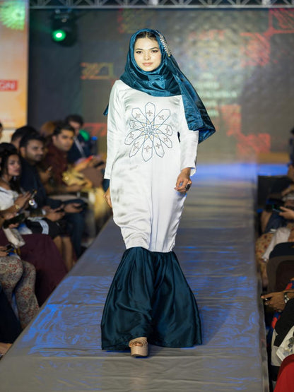 Adaa Bazaar Women’s Hijab – Elegant, Comfortable & Stylish Dress
