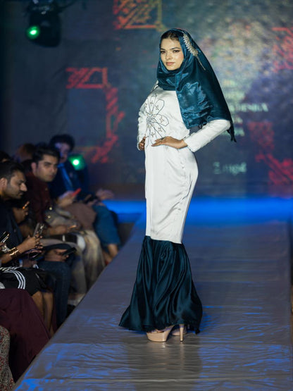 Adaa Bazaar Women’s Hijab – Elegant, Comfortable & Stylish Dress